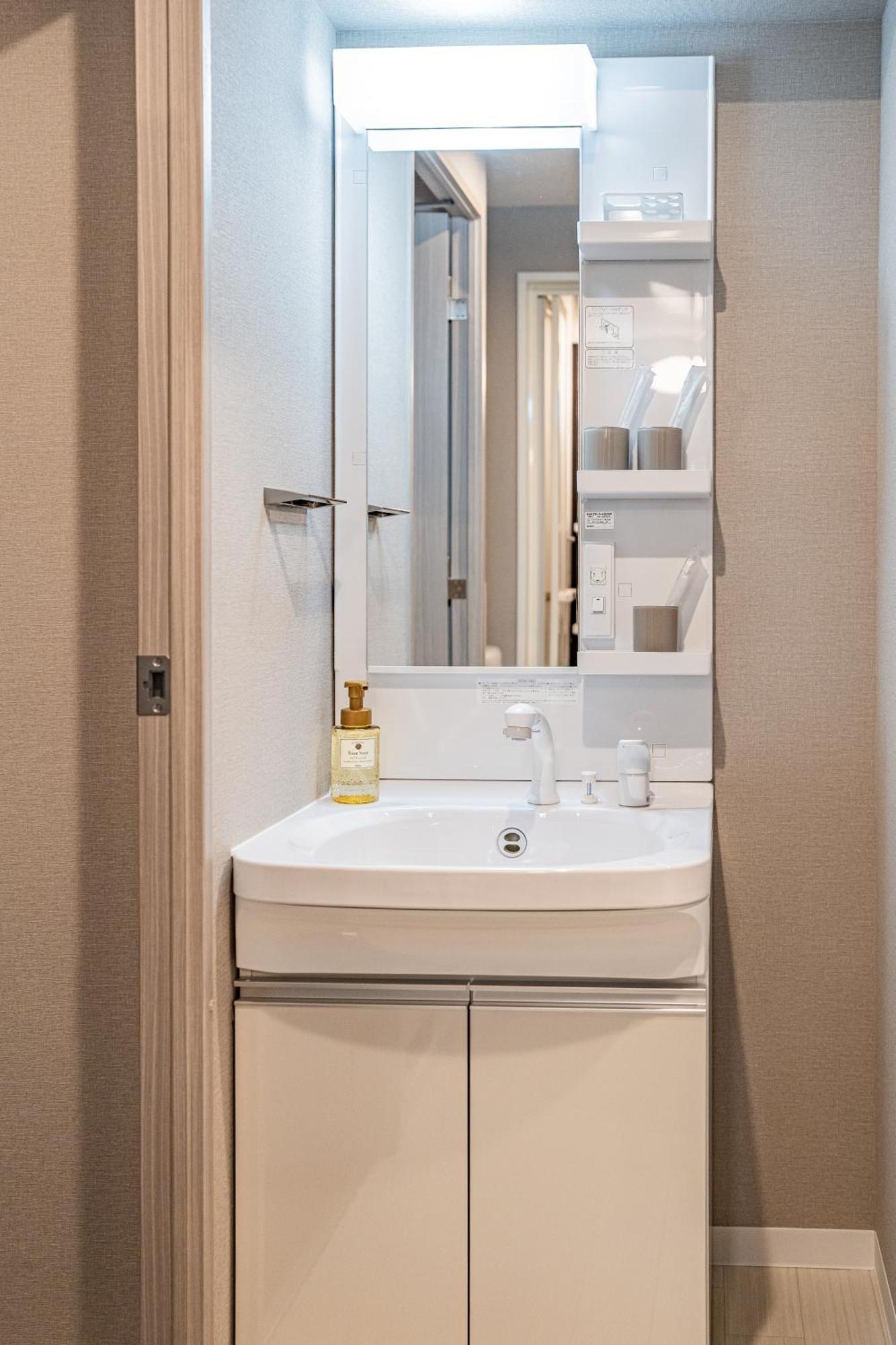 Apartment Hotel 11 Umeda Kamiyama Osaka Zewnętrze zdjęcie